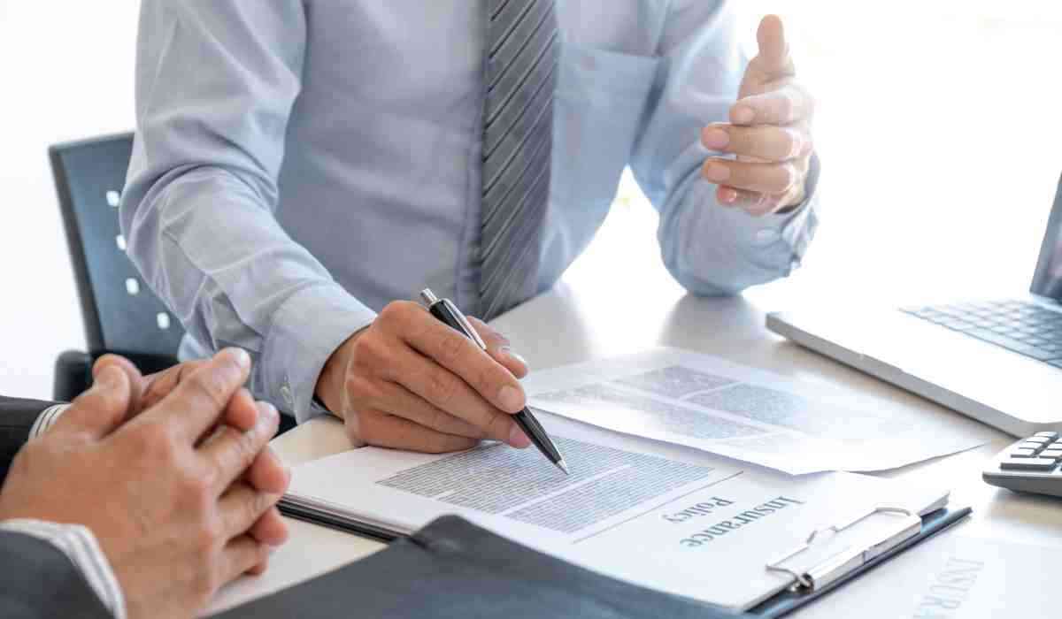 how to choose an insurance agent